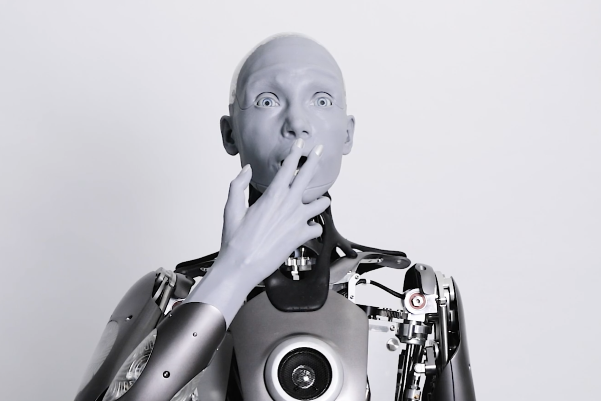 <b>阿梅卡，“机器人技术的未来面孔”，就像你想象的那样怪异</b>